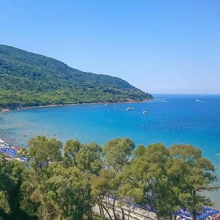 Lovely In With Wifi Holiday home