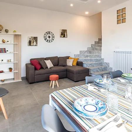 Lovely In With Wifi Holiday home Laureana Cilento