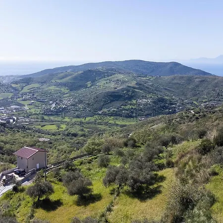Lovely In With Wifi Holiday home Laureana Cilento