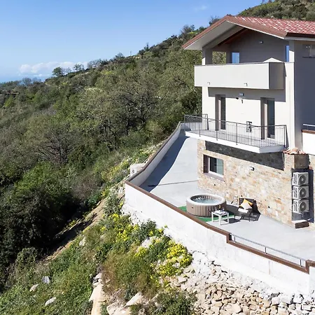 Casa vacanze Lovely In With Wifi